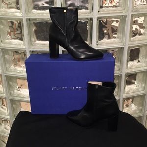 NEW NWT NEVER WORN Stuart Weitzman pull on Booties